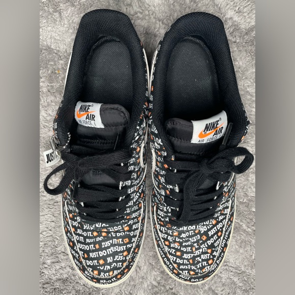 ⬛️Nike Air Force 1 Low
Just Do It Pack Black
Size 10 - Picture 4 of 12